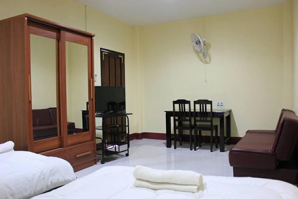 Apartment Thidathip Vientiane Bagian luar foto